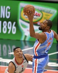  比尔关键2+1，奇才险胜尼克斯  