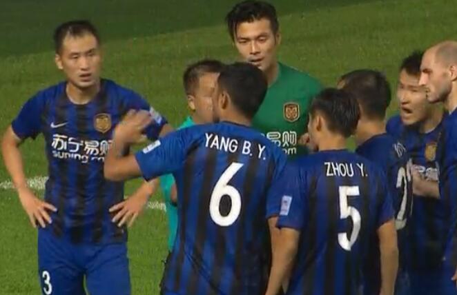  雷恩主场暴雨中战平对手 VAR判罚引发争议  